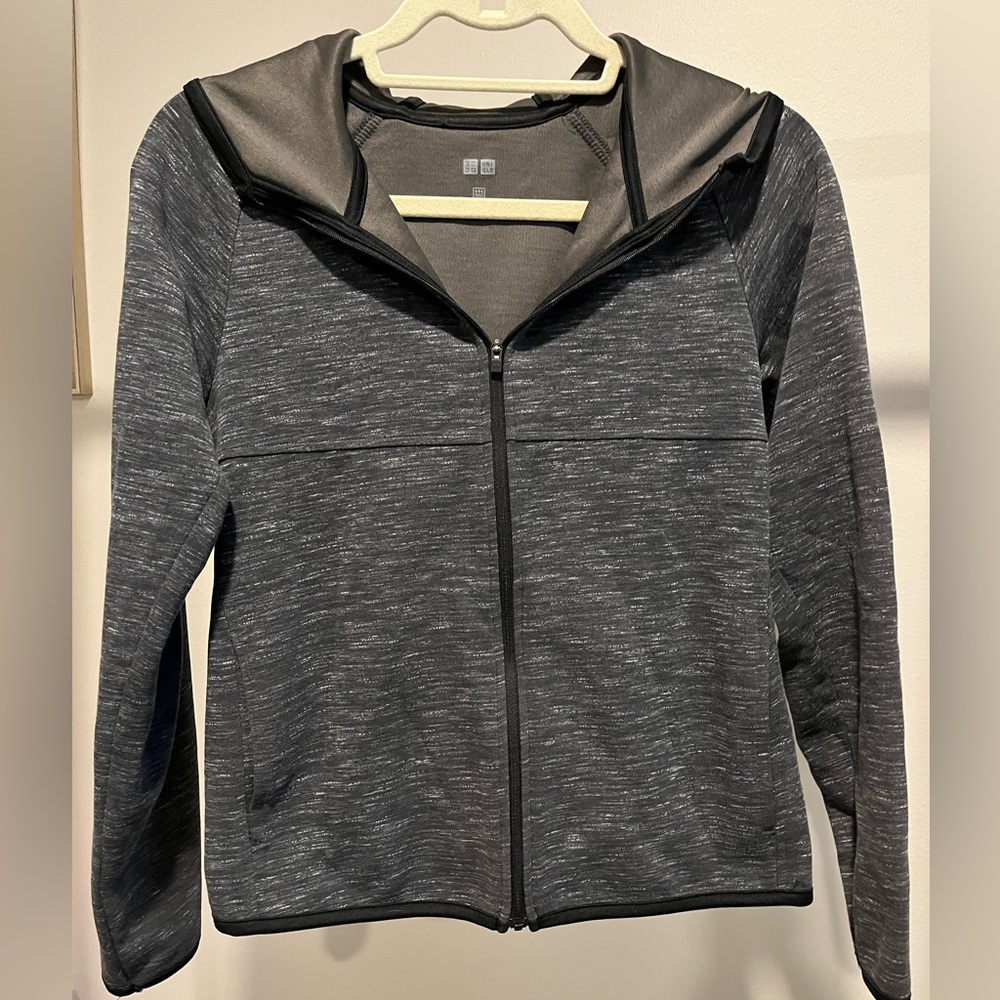 Uniqlo child's jacket. Dark gray. Sz small.